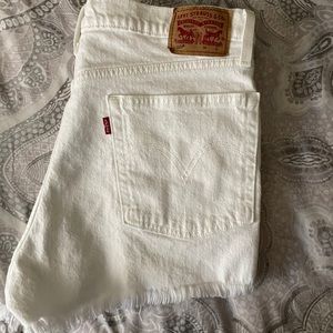 501 Levi’s distressed shorts
